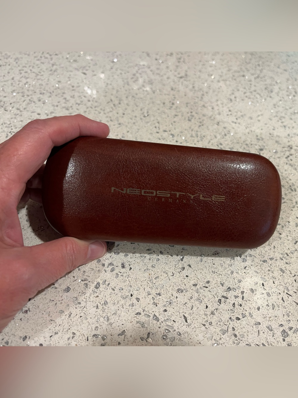 New Men's (or Unisex) Hard Clamshell Brown Leather Glasses Case